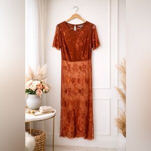 Charlotte Russe Floral Lace Crop Top (Burnt Orange) 🍂